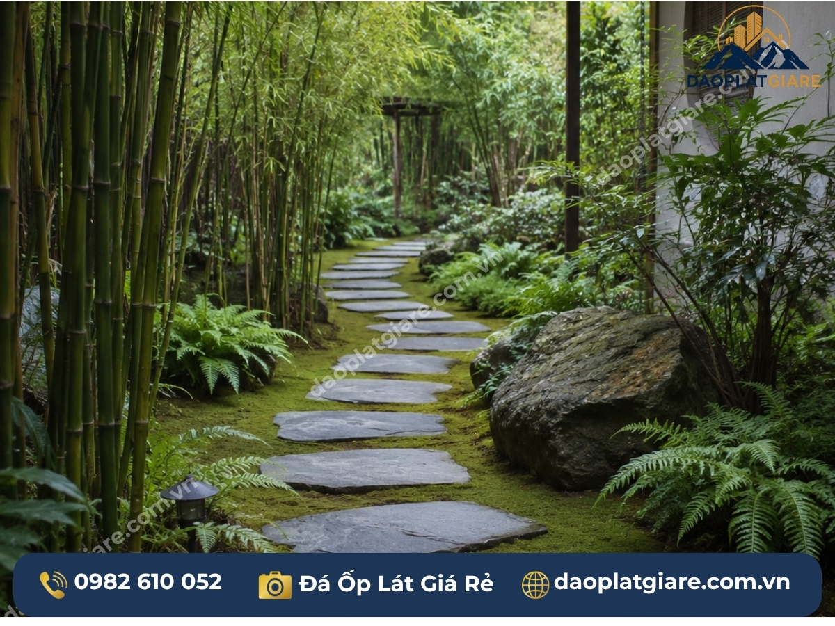 đá lát sân vườn stepping stone đá chẻ xám xanh giữa rêu xanh