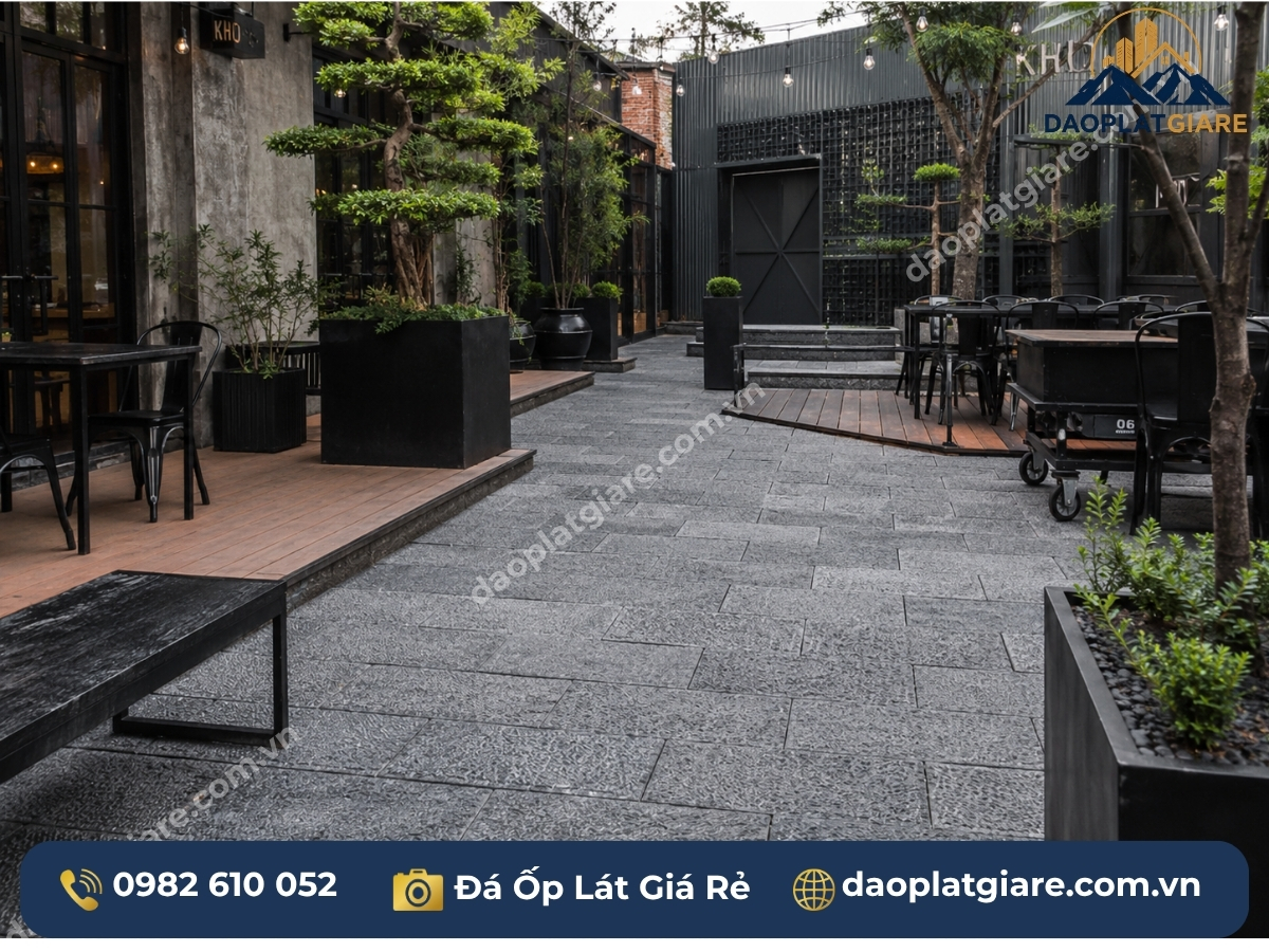 đá lát sân vườn công nghiệp granite xám đậm phun cát thép đen