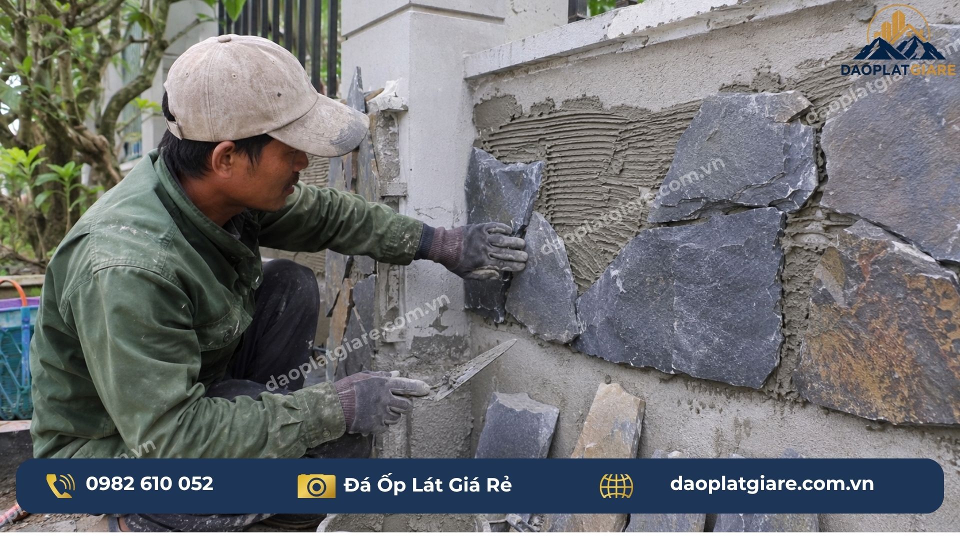 thi công đá chẻ ốp tường rào thực tế dán vữa polymer xếp đá phiến tự nhiên