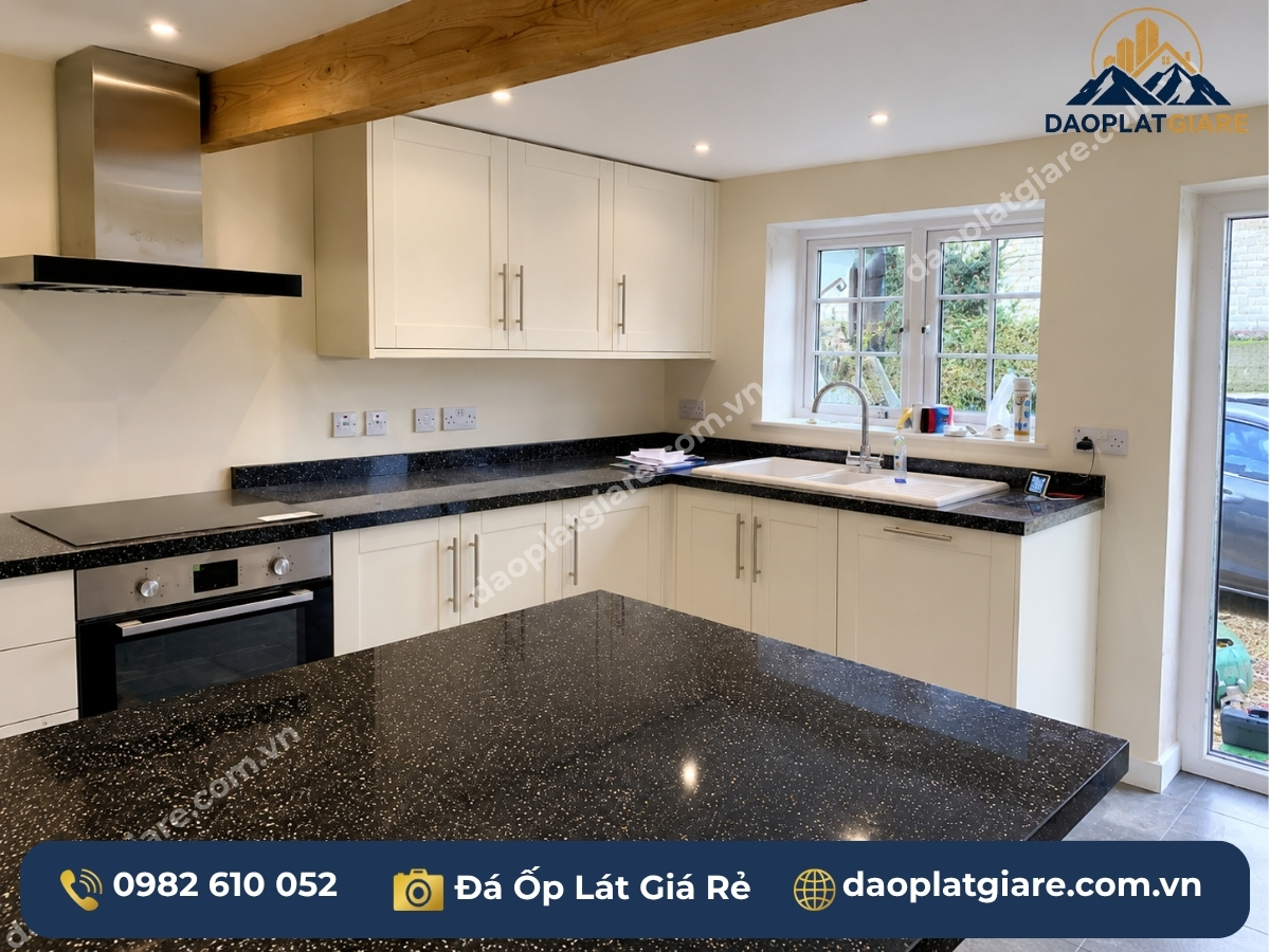 đá hoa cương granite xám ốp mặt bếp đảo bếp hiện đại Thiên Khôi Yên Bái