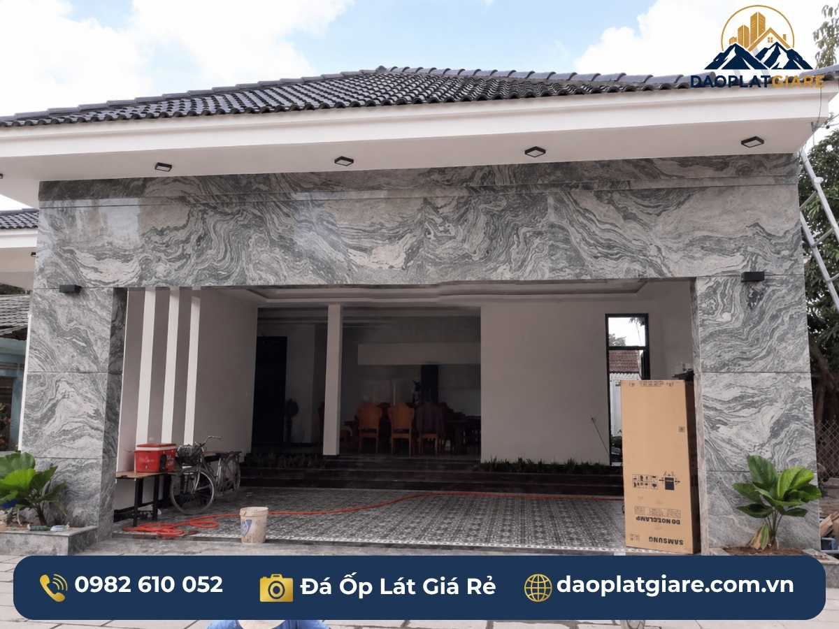mẫu đá ốp mặt tiền biệt thự đá marble trắng nhiều vân Yên Bái tân cổ điển