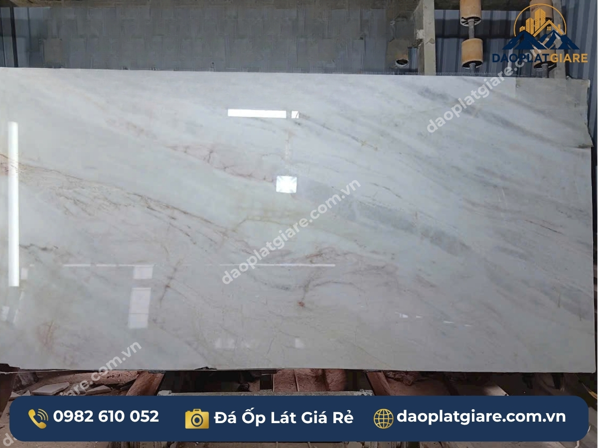 đá marble vân hồng Yên Bái ốp phòng ngủ phòng tắm nữ tính
