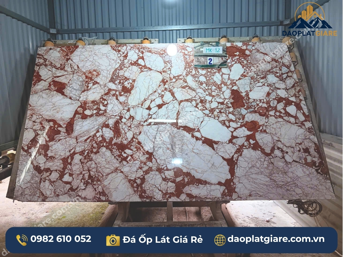 cận mặt đá marble đỏ Rosaline Yên Bái vân kem