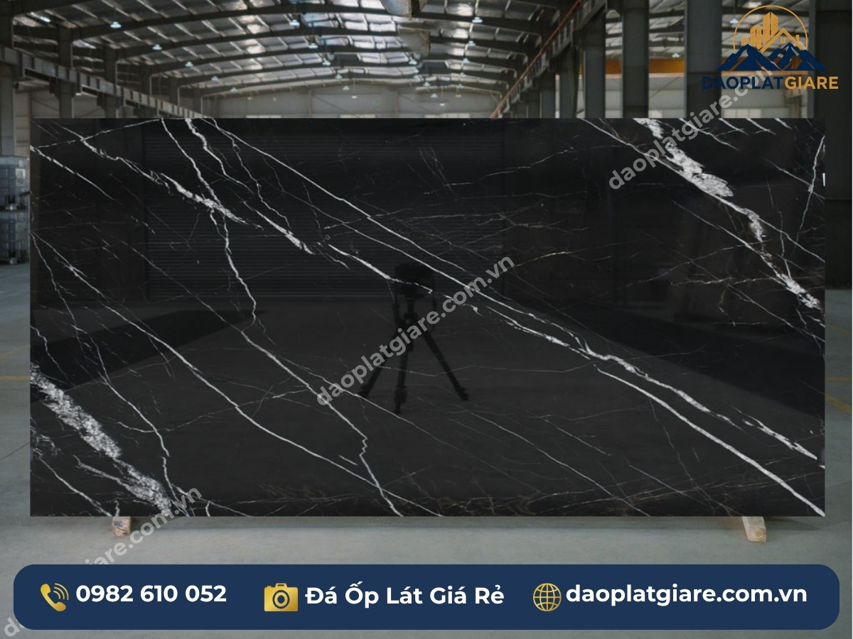 đá marble Nero Marquina đen vân trắng ốp tường phòng khách luxury
